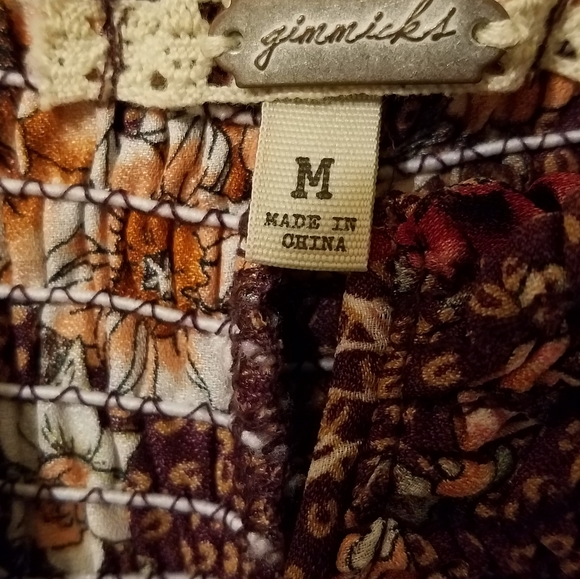 Gimmicks Floral Cold Shoulder Top - Picture 5 of 5